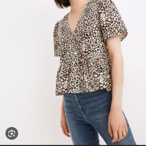 Daisy Groove Crossover Peplum Top size small